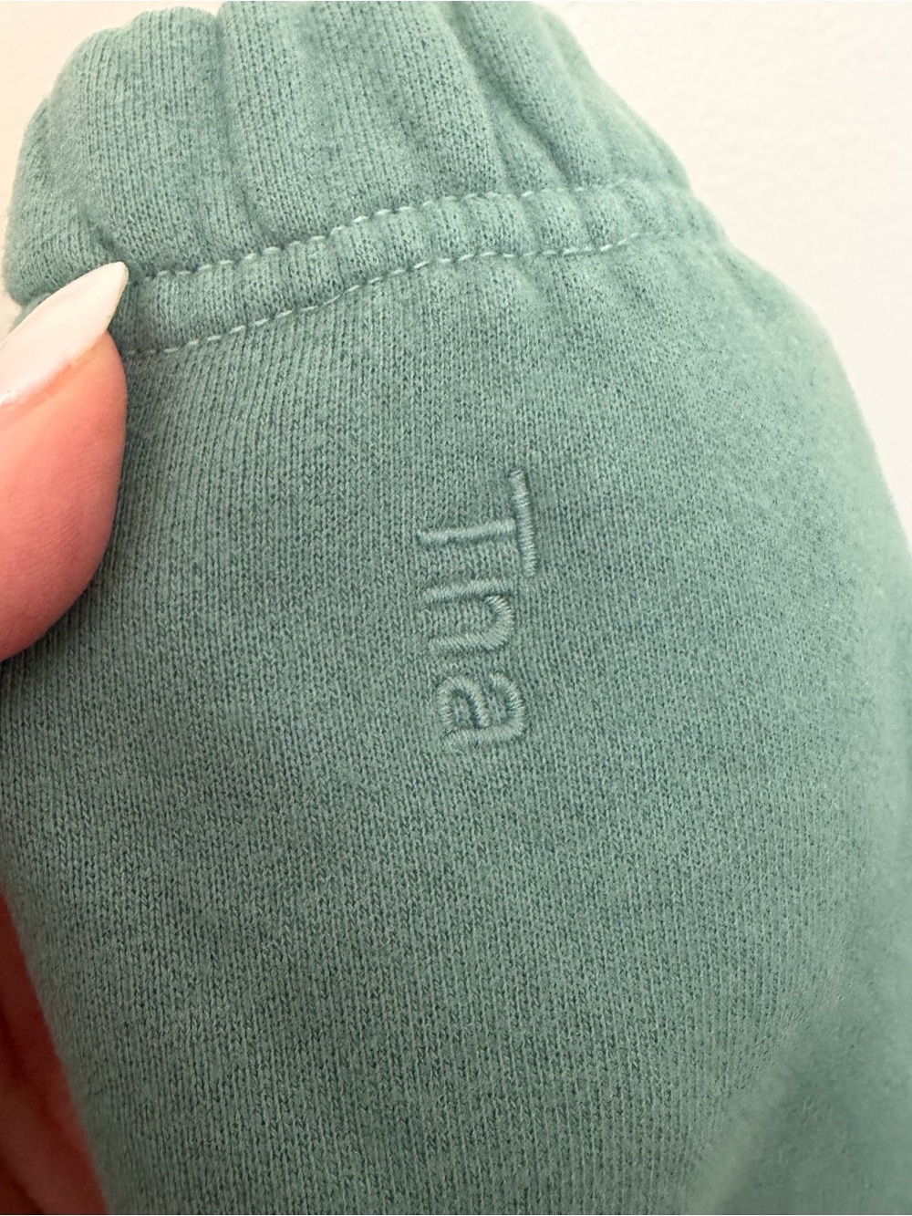 Aritzia Tna Cozy SweatFleece Perfect Hi-Rise Mini Shorts Yucca Green - Picture 4 of 6